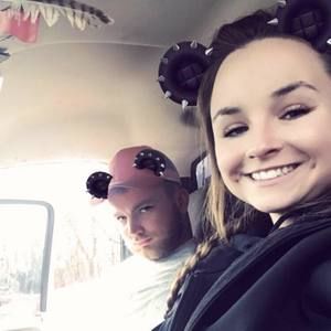 Meet your Posher, Carleigh